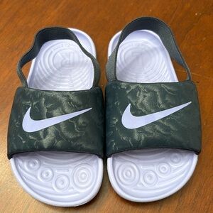 Girls Nike Toddler lite purple Slingback Sandals size 8